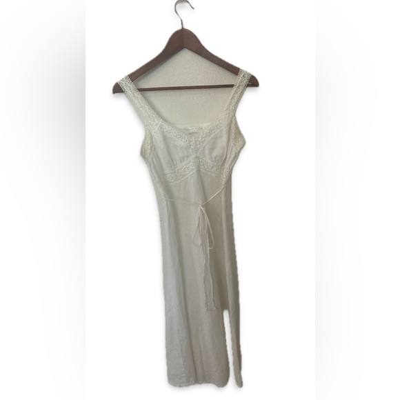 AQUA white linen crochet detail sundress, size small - Picture 3 of 8